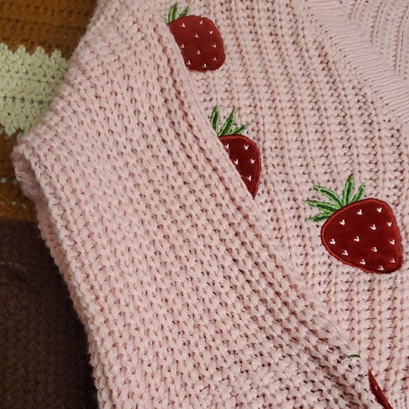 Strawberry Cardigan - Picture 10 of 16